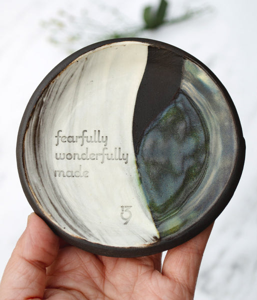 Fearfully Wonderfully Made Ceramic Ring Dish - Snow Moss